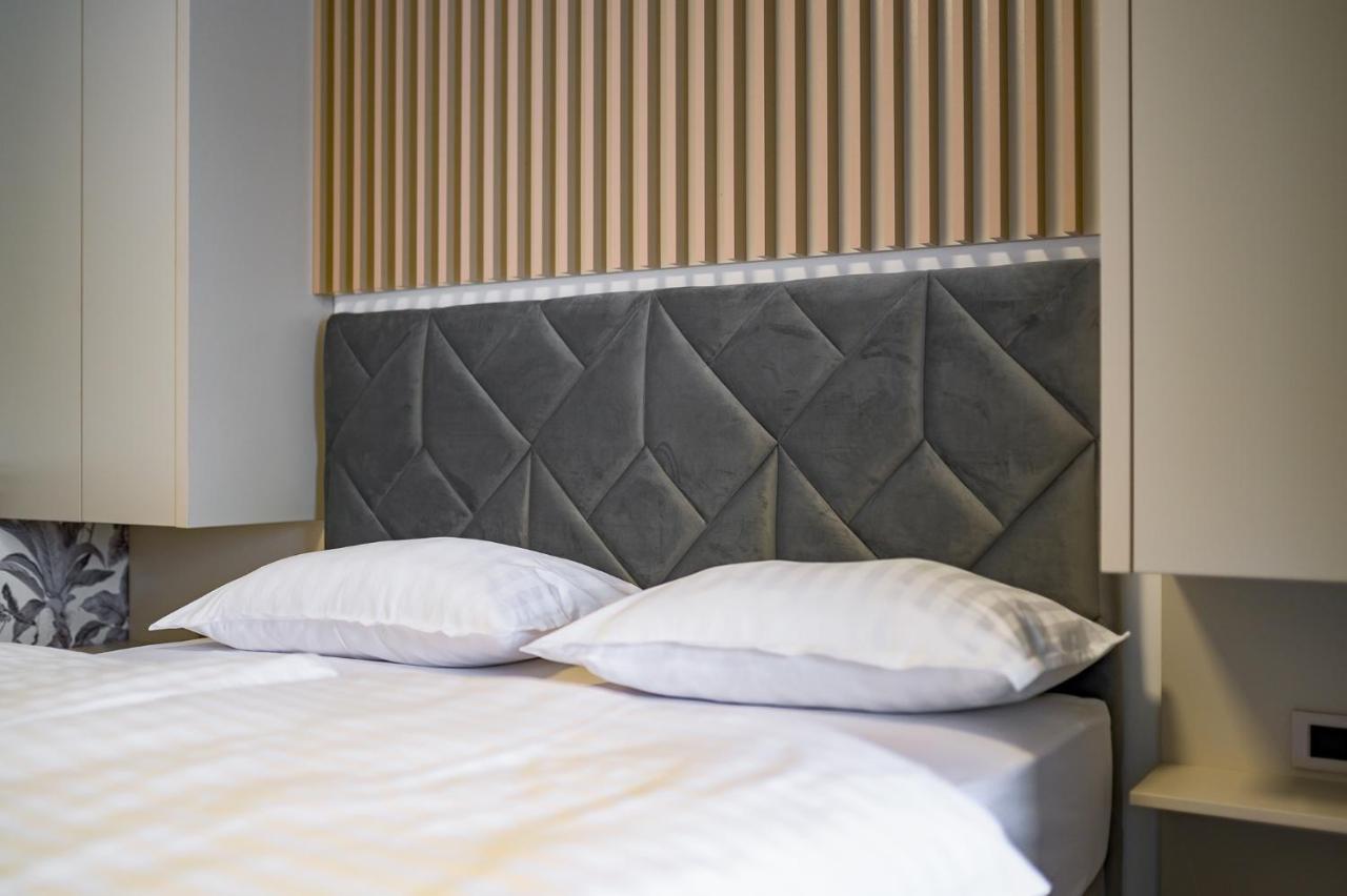 Apartman Epilux Τούζλα Εξωτερικό φωτογραφία