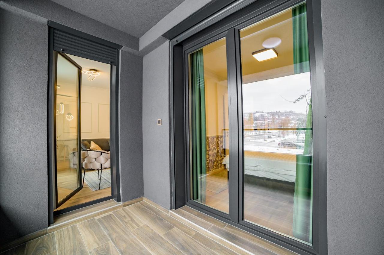Apartman Epilux Τούζλα Εξωτερικό φωτογραφία