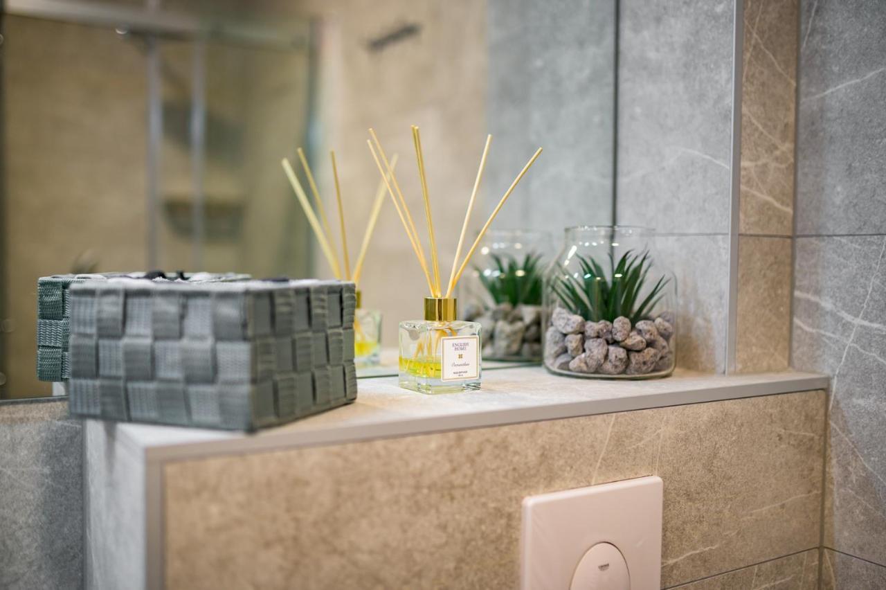 Apartman Epilux Τούζλα Εξωτερικό φωτογραφία